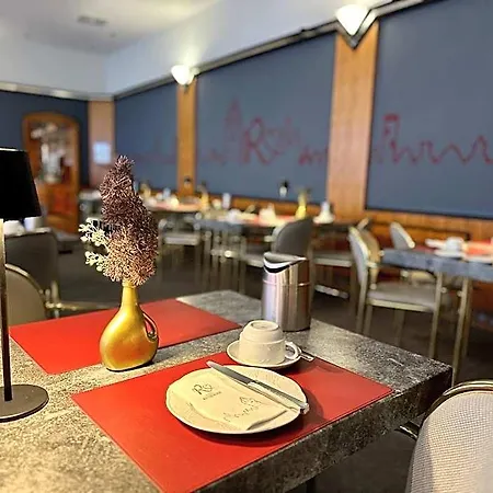 Residenz فندق باد نيوشتاد أن دير سال